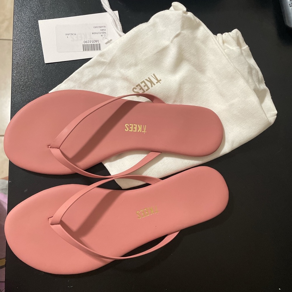 Tkees Sandals Size 5